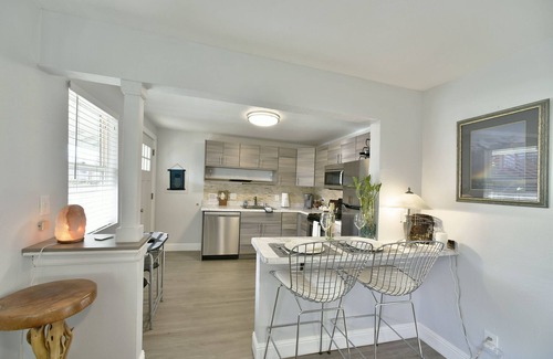 Mount Shasta Cottage | Shasta Serenity A cozy cottage in Downtown Mt Shasta