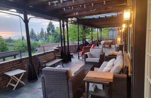 Shaughnessy House | Shaughnessy Heritage Manor on Vancouver's Westside free housekeeping optional
