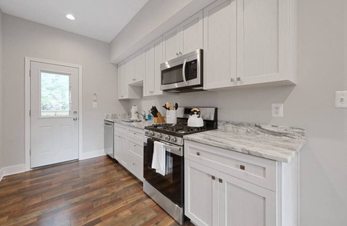 Shaw House | Shaw Chic Oasis: Metro-Accessible 2BR Rowhouse