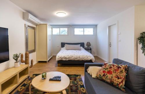 Ramat Gan Apartment | Sheba-Shik apartment, Tel hashomer שיבא-שיק, תל השומר,דירת סטודיו מקסימה!