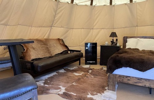 Cameron Cabin | Sheep Creek Ranch Wild Horse Luxury Glamping Tipi