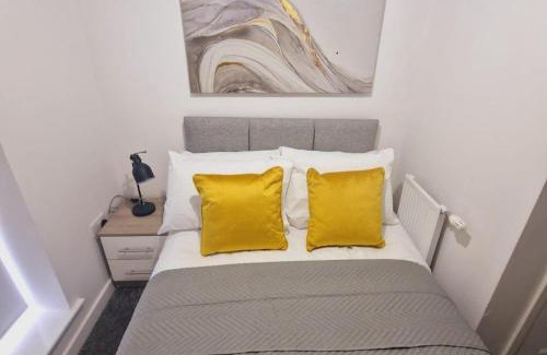 Hillsborough House | Sheffield Serenity House with 5 Bedrooms