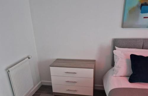 Hillsborough House | Sheffield Serenity House with 5 Bedrooms