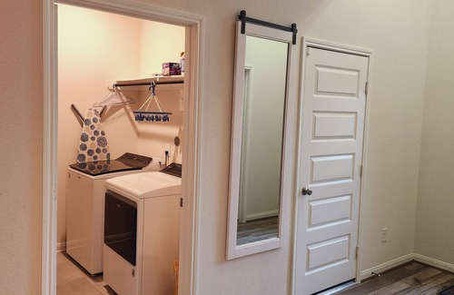 Missouri City House | Shella Entire Modern Home near movies, shopping and fun activities.