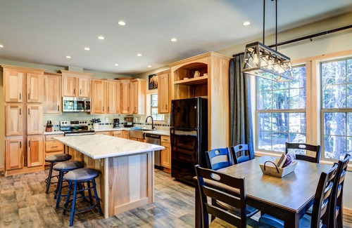 West Yellowstone House | Shepherd Family Retreats- Bear Cub