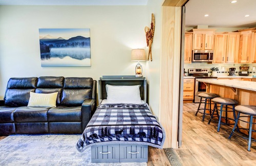 West Yellowstone House | Shepherd Family Retreats- Bear Cub