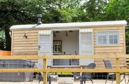 Alderbury House | Shepherds Hut Retreat