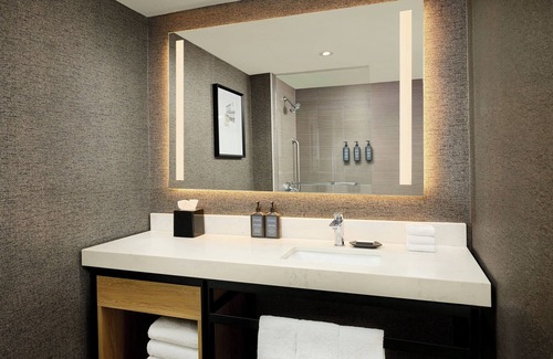 Central Hamilton Hotel | Sheraton Hamilton Hotel