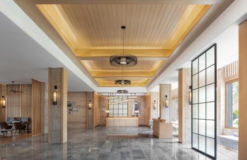 Dianbai District Hotel | Sheraton Maoming Romantic Beach Resort