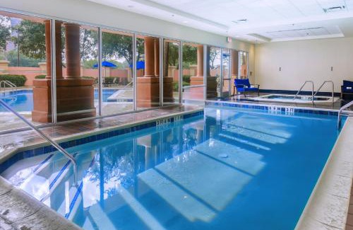 Dallas Design District Hotel | Sheraton Suites Market Center Dallas