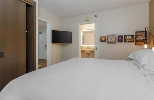 Dallas Design District Hotel | Sheraton Suites Market Center Dallas