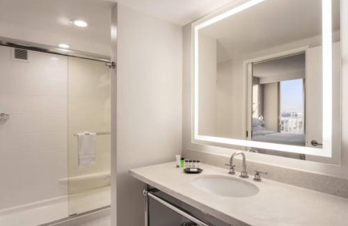 Dallas Design District Hotel | Sheraton Suites Market Center Dallas