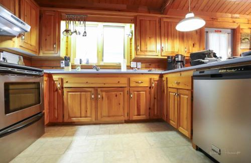 Chester House | Sherbrooke Lake Cottage with Private Beach