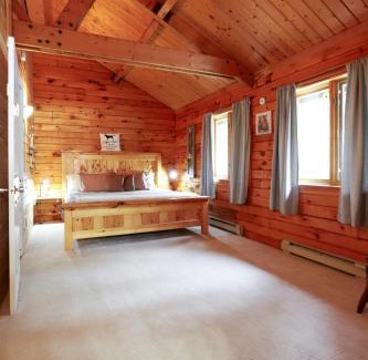 Chester House | Sherbrooke Lake Cottage with Private Beach