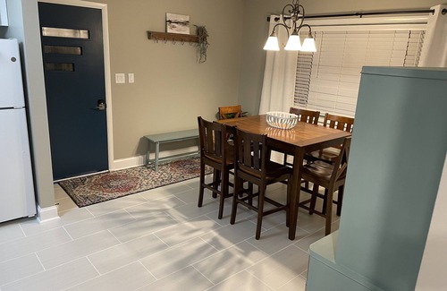 Wheeling House | Sherwood Cottage - Renovated