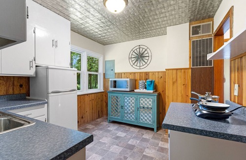 Idlewild Cabin | Sherwood Lighthouse Cabin - Near Boat Launch & State Park