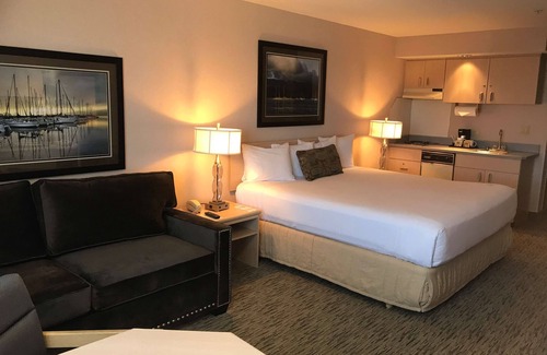 Warrenton Hotel | Shilo Inn Suites Hotel - Warrenton