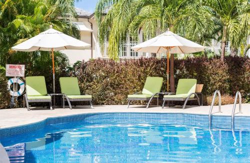 Little Battaleys Villa | Shimmers, stunning, stylish West Coast Villa