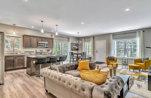 Bayville Apartment | Shipbuilder’s Retreat sleeps 6, 5 minutes to Harbor