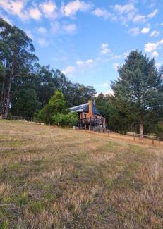 Hoddles Creek Ski Chalet | Shiprock Farm Cottage