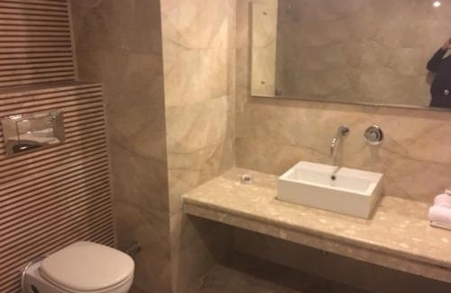 Shahjahanpur Resort | Shiva Oasis Resort