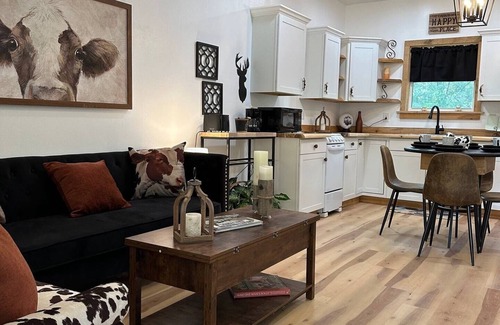 Fluker Cottage | SHL- Cow-tales Cottage