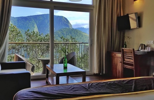 Chinnakanal Hotel | Shola Crown Resort - Munnar