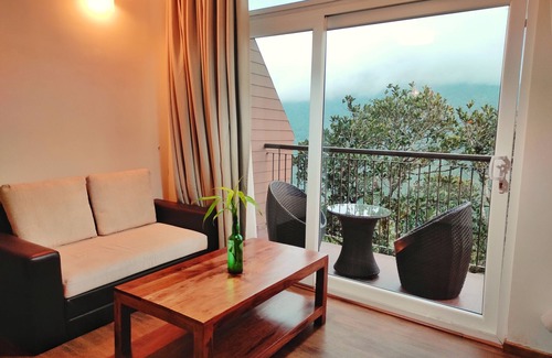 Chinnakanal Hotel | Shola Crown Resort - Munnar