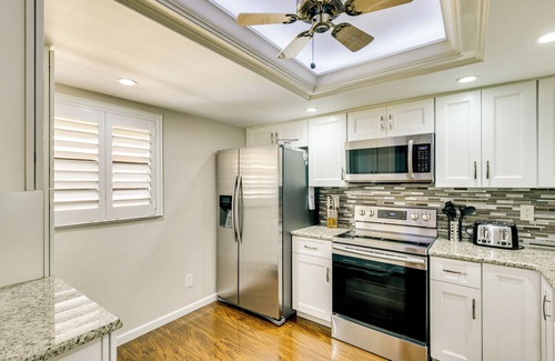 Biggar Condo | Shop, Dine & Unwind Poolside: Fort Myers Retreat!