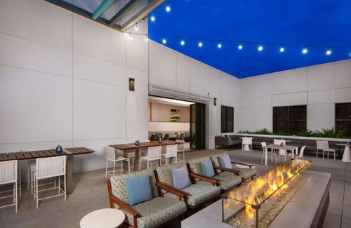 Chandler House | Shopping and sunshine south of Phoenix