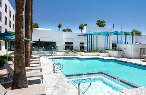 Chandler House | Shopping and sunshine south of Phoenix