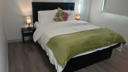 Jacksons Point Hotel | SHORE VISTA LODGE
