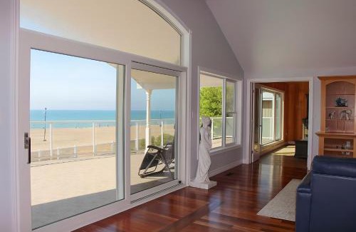 Grand Bend House | Shoreline Palace - 6 Bed, 3 Bath, Beachfront, Swim spa, Pool table