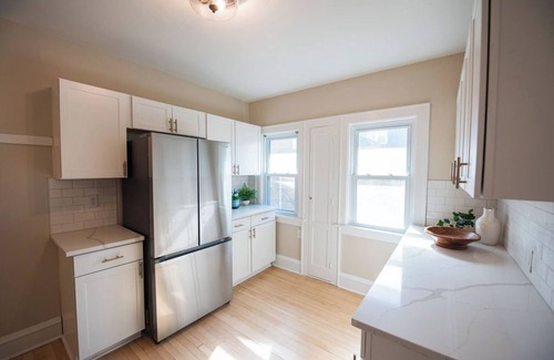 Shorewood House | Shorewood's Sunny Craftsman - 2-Bedroom Gem in Amazing Shorewood!