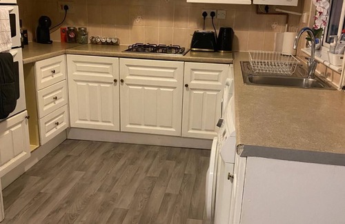 Guildford House | Short and Long Stays, Contractors, Relocator