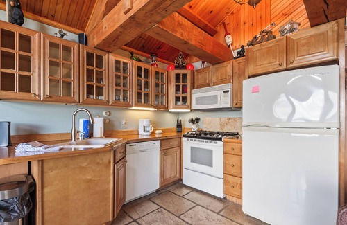 Rangeley Plantation House | Short Gap - Beautiful home on the western shore of Rangeley Lake