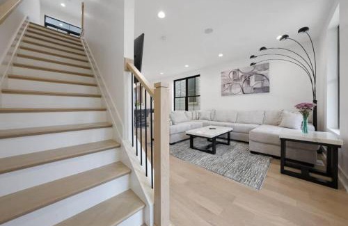 Italian Village House | Short North Convention King Bed Free Parking!