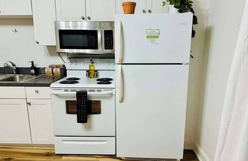 Italian Village House | Short North - Free Parking - King Bed - Convention