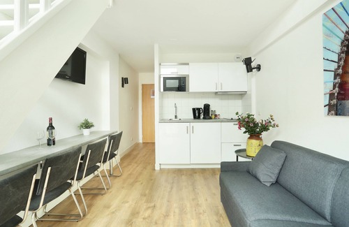 Les Lilas Apartment | Short Stay Group Residence Les Lilas Serviced Apartments