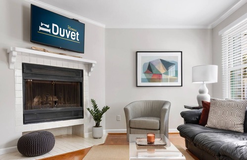Harleston Village Apartment | Short & Sweet- CHS Townhouse