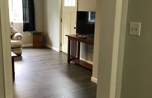 Schuylerville Apartment | Short term vacation, Belmont, Saratoga race track, 2 bed, 1 bath apartment.