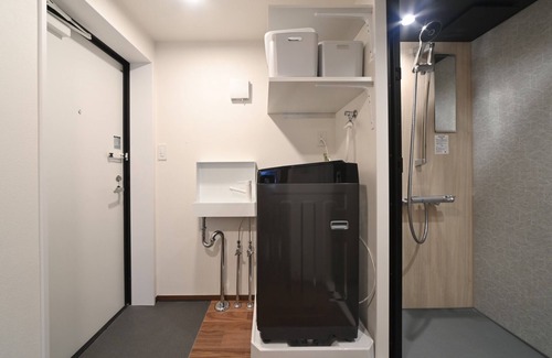 Honmachi Apartment | Shower 8 minutes walk from Hatsudai Station Fi /Shibuya-ku Tokyo