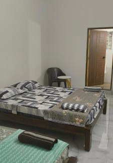 Gokarna House | Shri Virajita - Budget AC twin bed- room