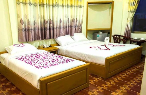 Sagaing Hotel | Shwe Thit Pin