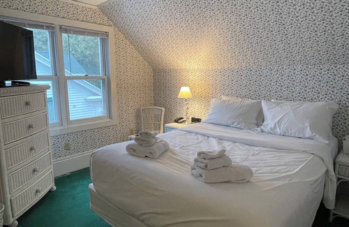 Elkhart Lake Hotel | Siebkens Resort
