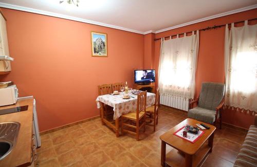 Torrejon El Rubio Apartment | Sierra De Monfrague
