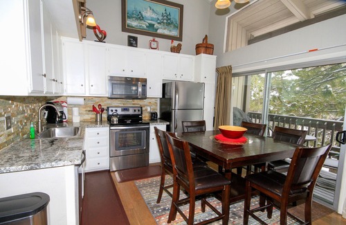Mammoth Lakes Condo | Sierra Park Villas #03