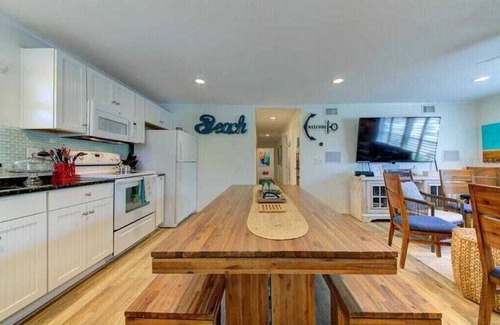 Siesta Key Village Apartment | Siesta Key Village Retreat