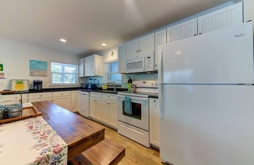 Siesta Key Village Apartment | Siesta Key Village Retreat