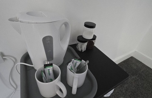 Brierfield Apartment | Signature Double Room Ensuite with Shower Room 2